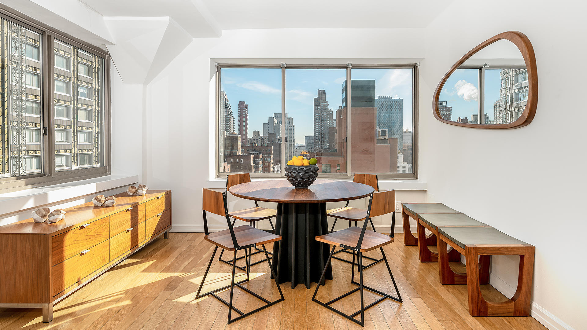 https://tfc.io/marketing/files/building_images/The-Fairfax_201-E-69th-St_Dining-Area.jpg