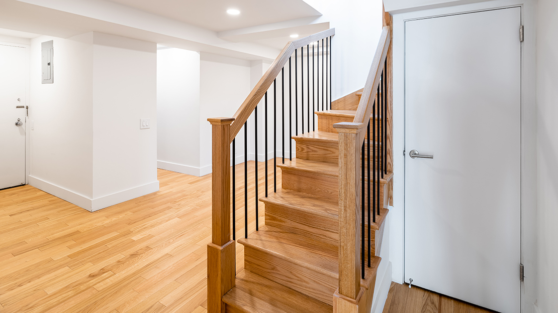 https://tfc.io/marketing/files/unit_images/The-Fairfax_201-E-69th-St_PHO_Staircase.jpg